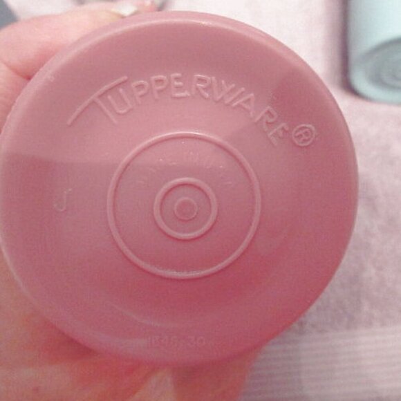 VINTAGE Set Of 4 TUPPERWARE 16 oz STACKING Bell TUMBLERS Country PASTELS #1340 - Picture 8 of 12